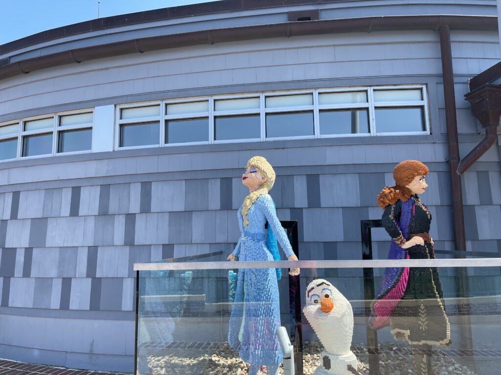 Disney Springs Lego-